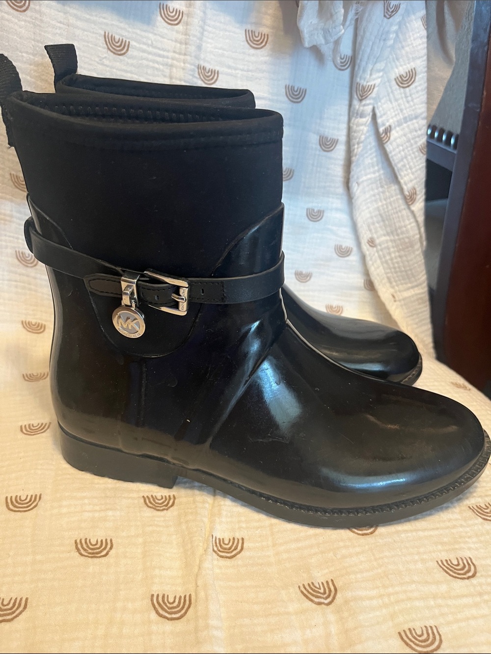 Michael Kors Black Glossy Rain Ankle Boots with Signature Charm Size 8